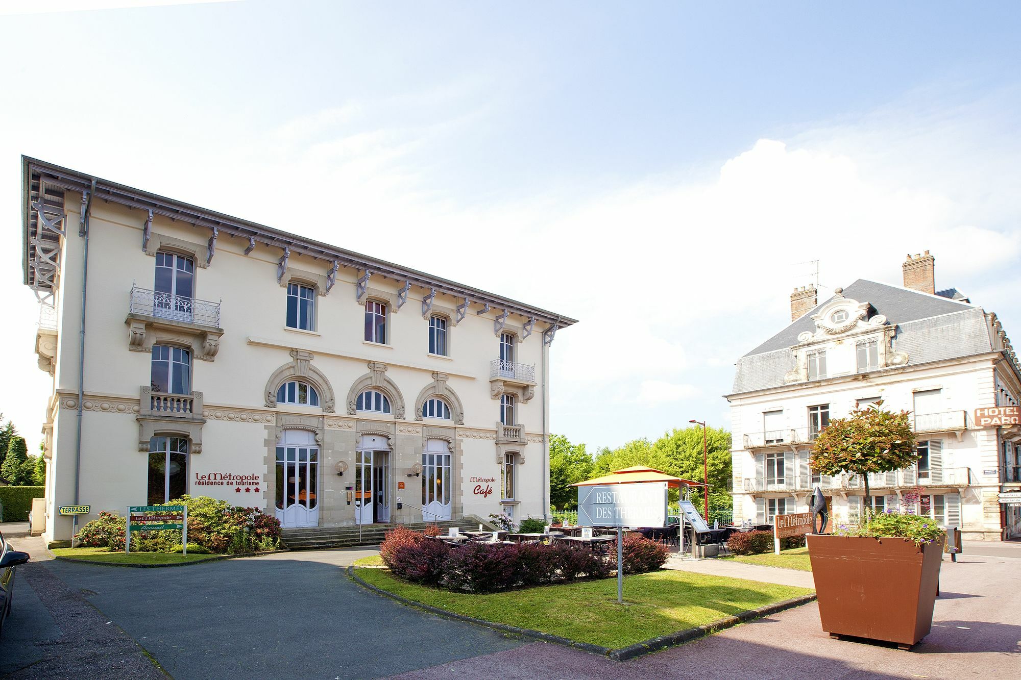 Hotels & Residences - Les Thermes Ликсей-ле-Бен Экстерьер фото